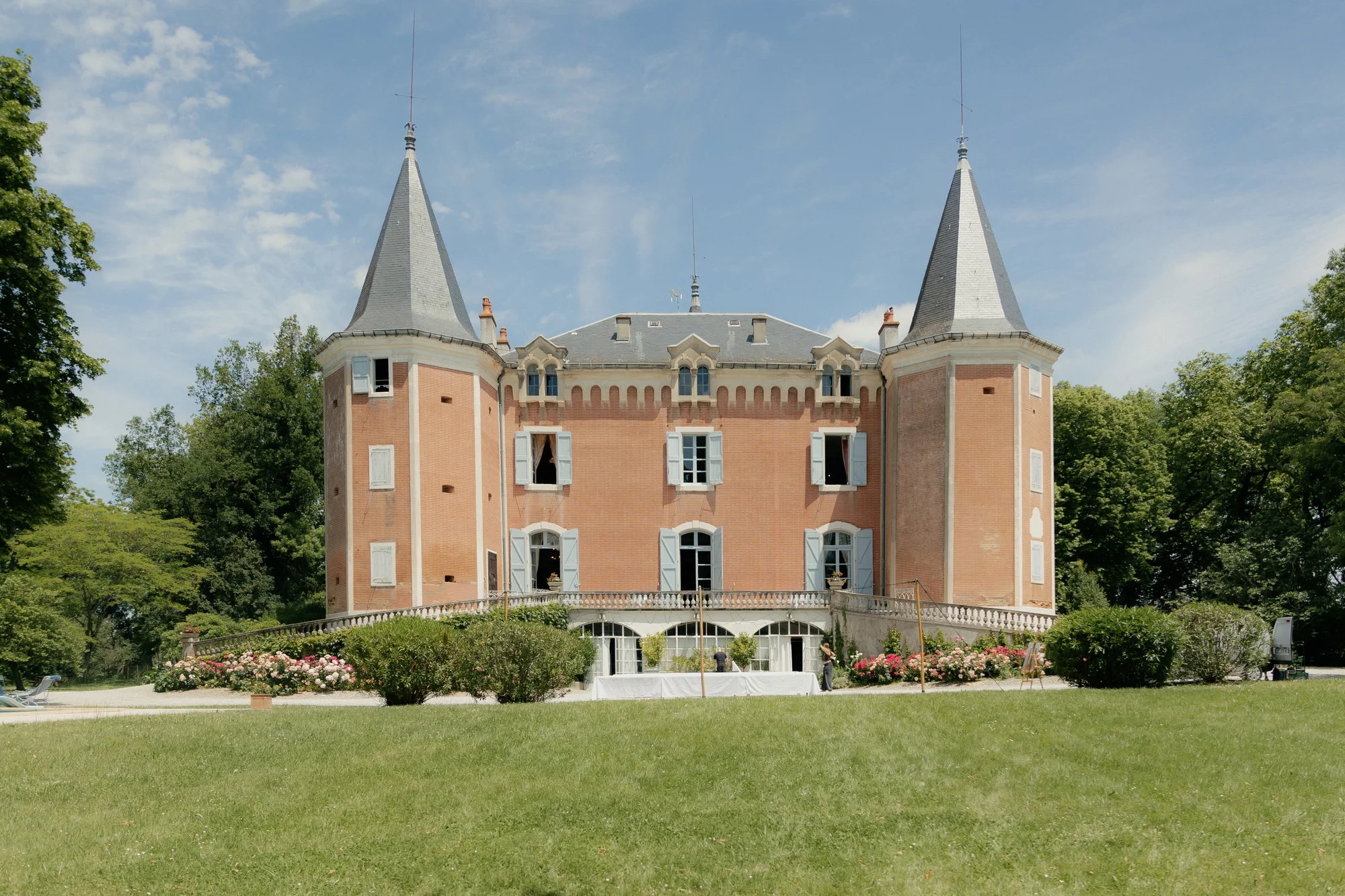 Château de Garrevaques and its lawn in summer