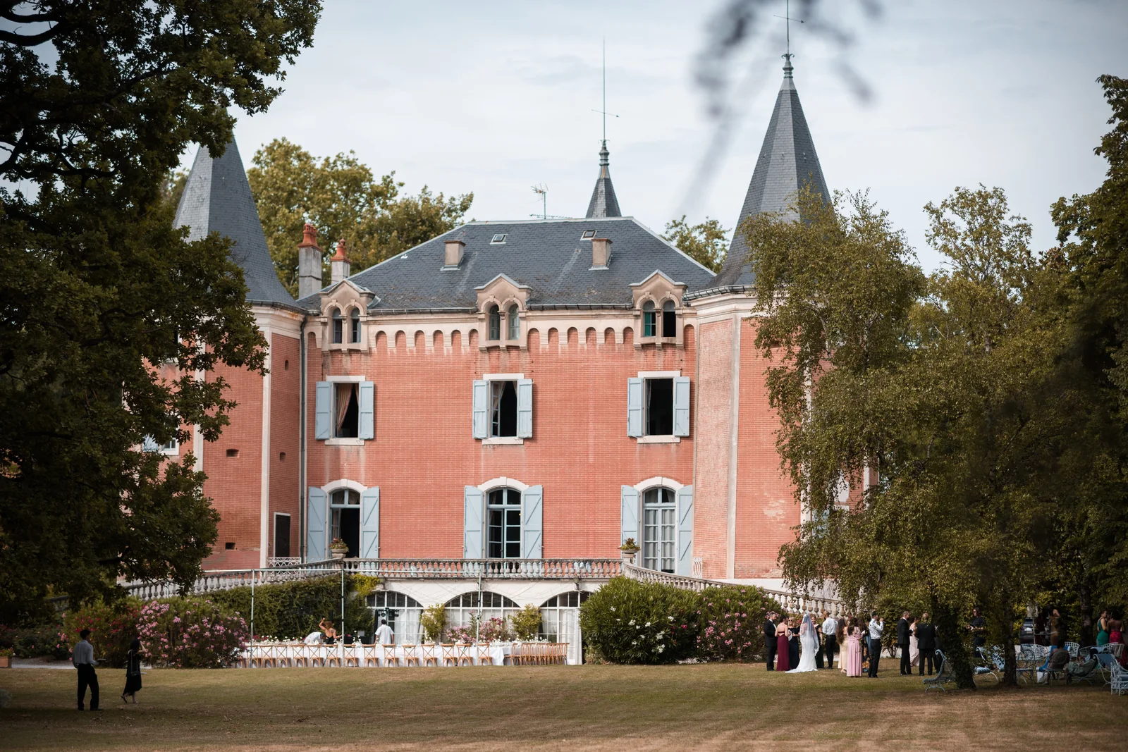 Elsa & Hamza, A summer wedding at Château de Garrevaques