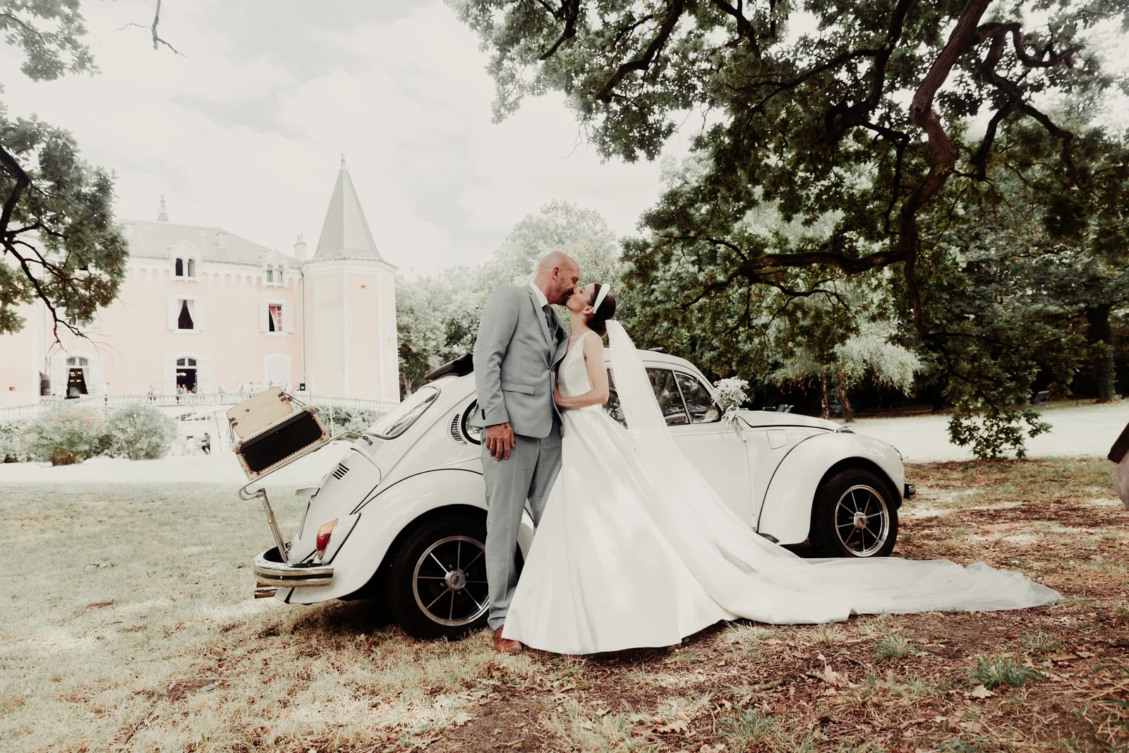 Ophélia & Gérald, An intimate celebration at Château de Garrevaques
